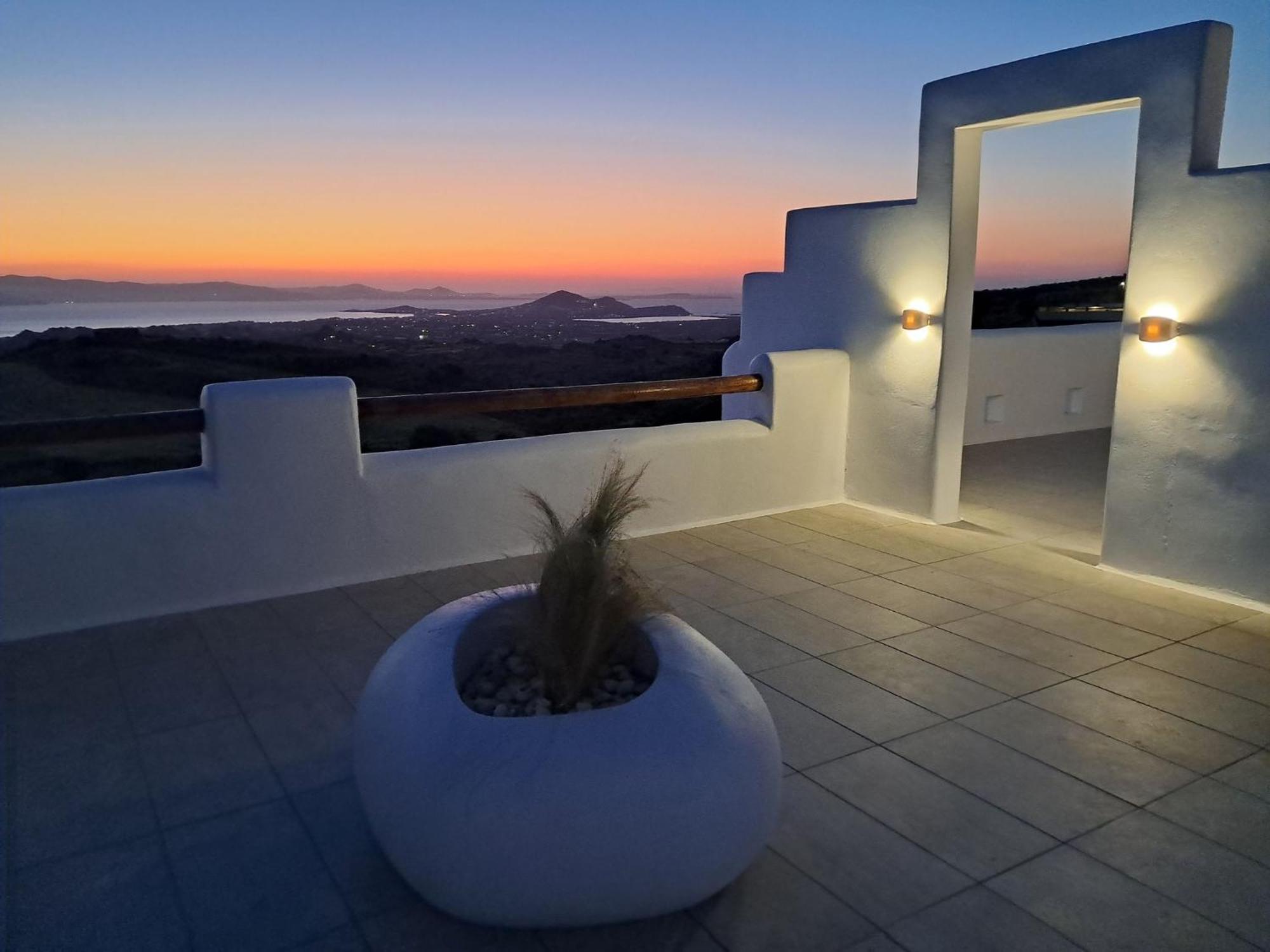 Ariadne'S Crown Luxury Suites With Private Pool Vivlos Exterior photo